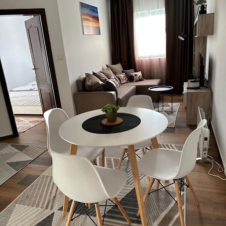 Sky Lux Apartmani Surčin エクステリア 写真