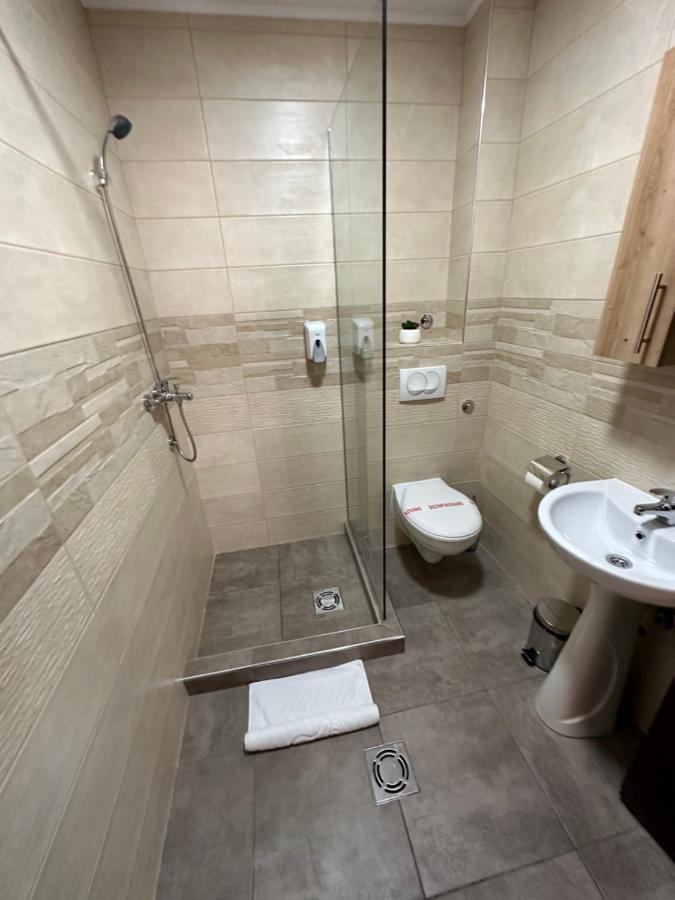Sky Lux Apartmani Surčin エクステリア 写真