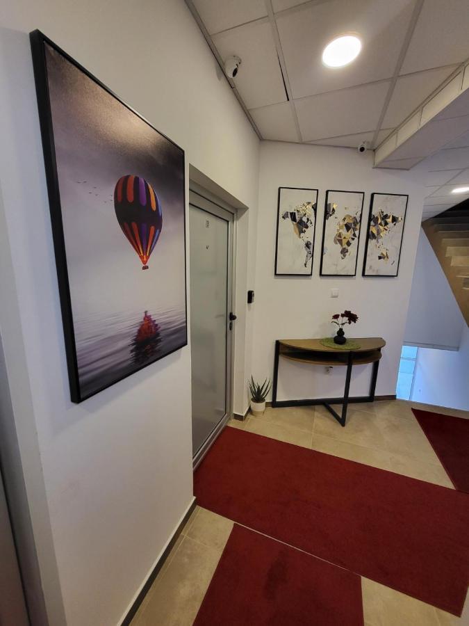 Sky Lux Apartmani Surčin エクステリア 写真