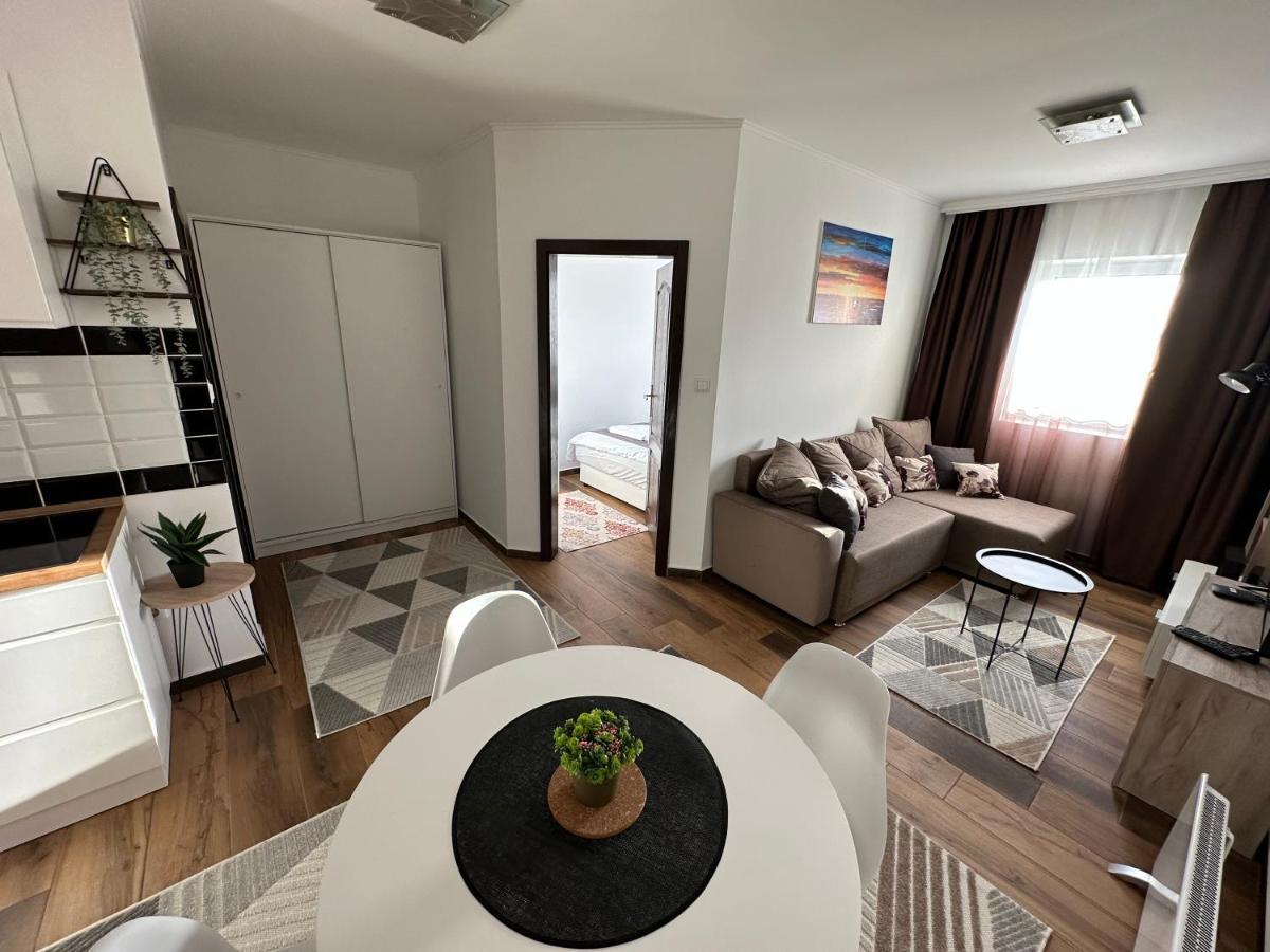 Sky Lux Apartmani Surčin エクステリア 写真