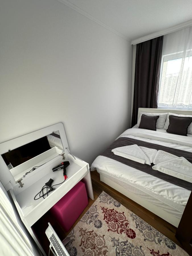 Sky Lux Apartmani Surčin エクステリア 写真