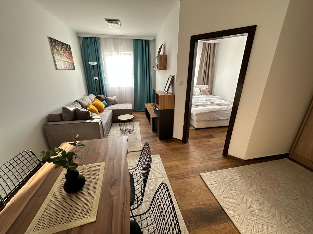 Sky Lux Apartmani Surčin エクステリア 写真
